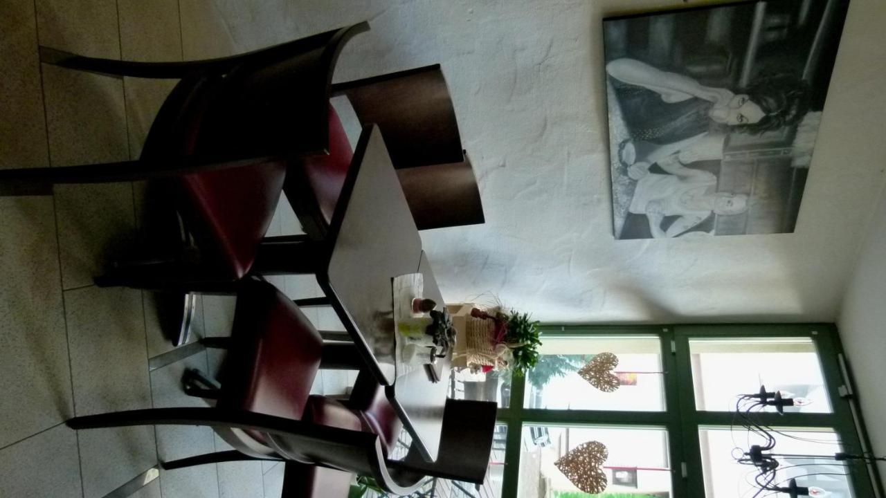 Gaestehaus Zum Anker เบอซิกไฮม์ ภายนอก รูปภาพ